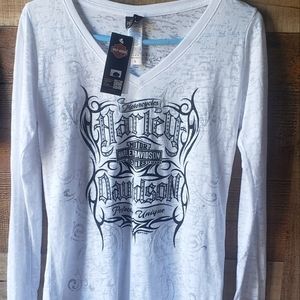 NWT womens size small Harley Davidson long sleeved t-shirt.
